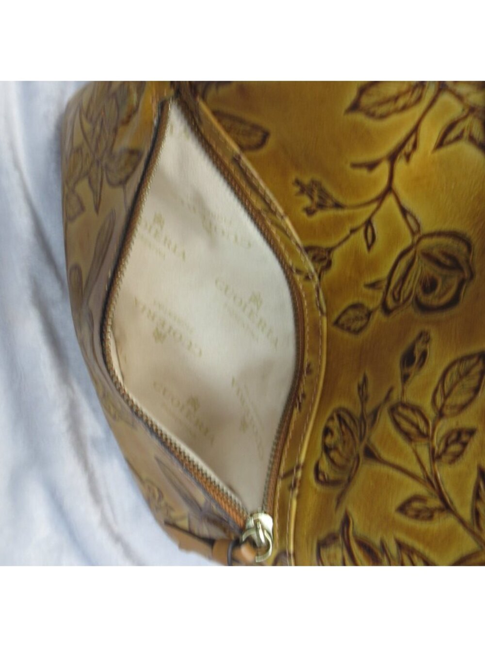 Cuoieria Fiorentina Genuine Tooled Leather Foldover Shoulder Bag Tan Flora Italy - Picture 15 of 16